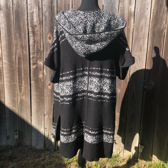 Intermix Super comfy sweater - Picture 3 of 3